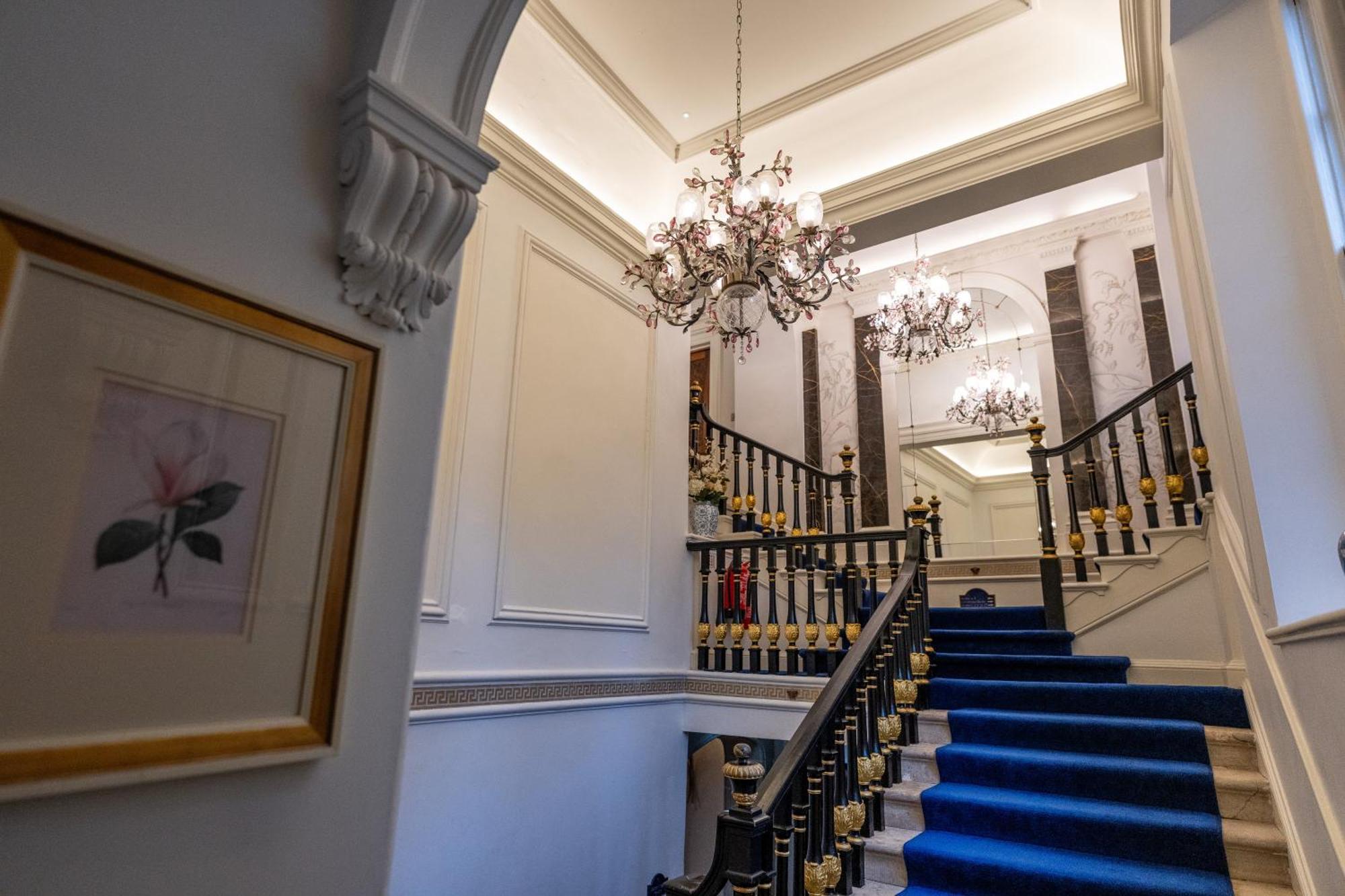 Weston Manor Hotel 外观 照片