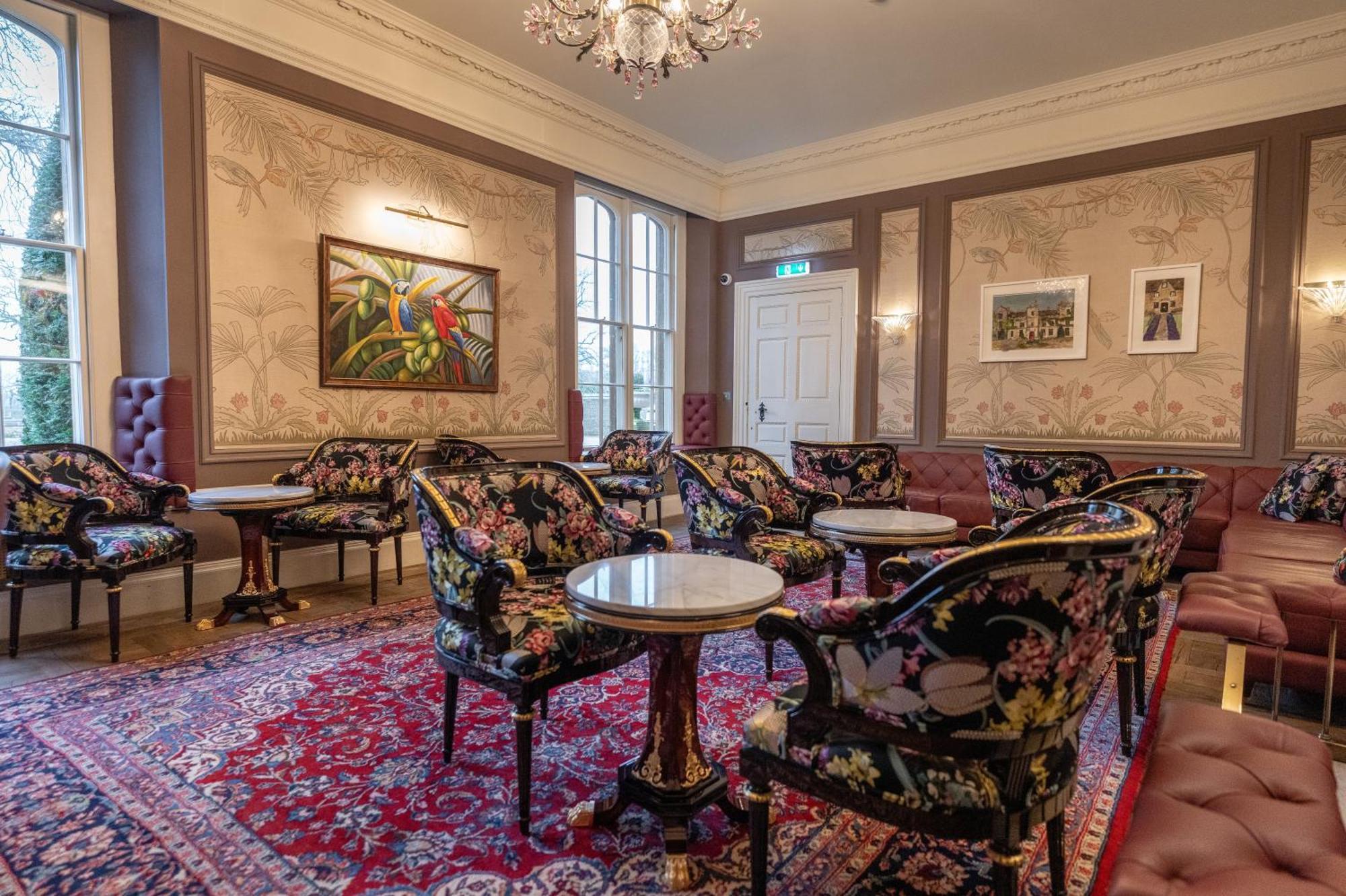 Weston Manor Hotel 外观 照片