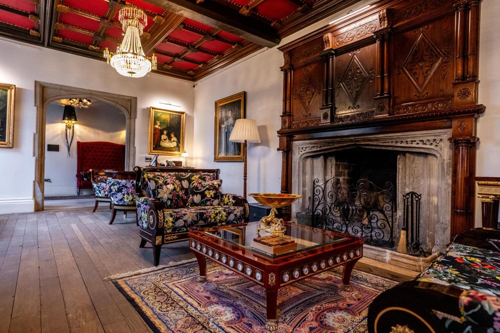 Weston Manor Hotel 外观 照片