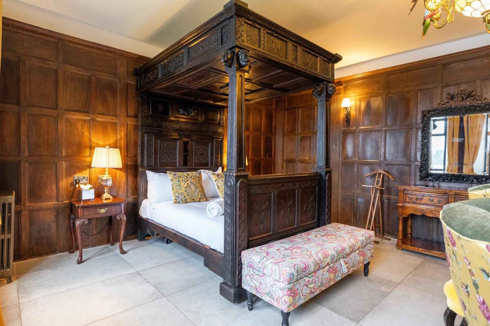 Weston Manor Hotel 外观 照片