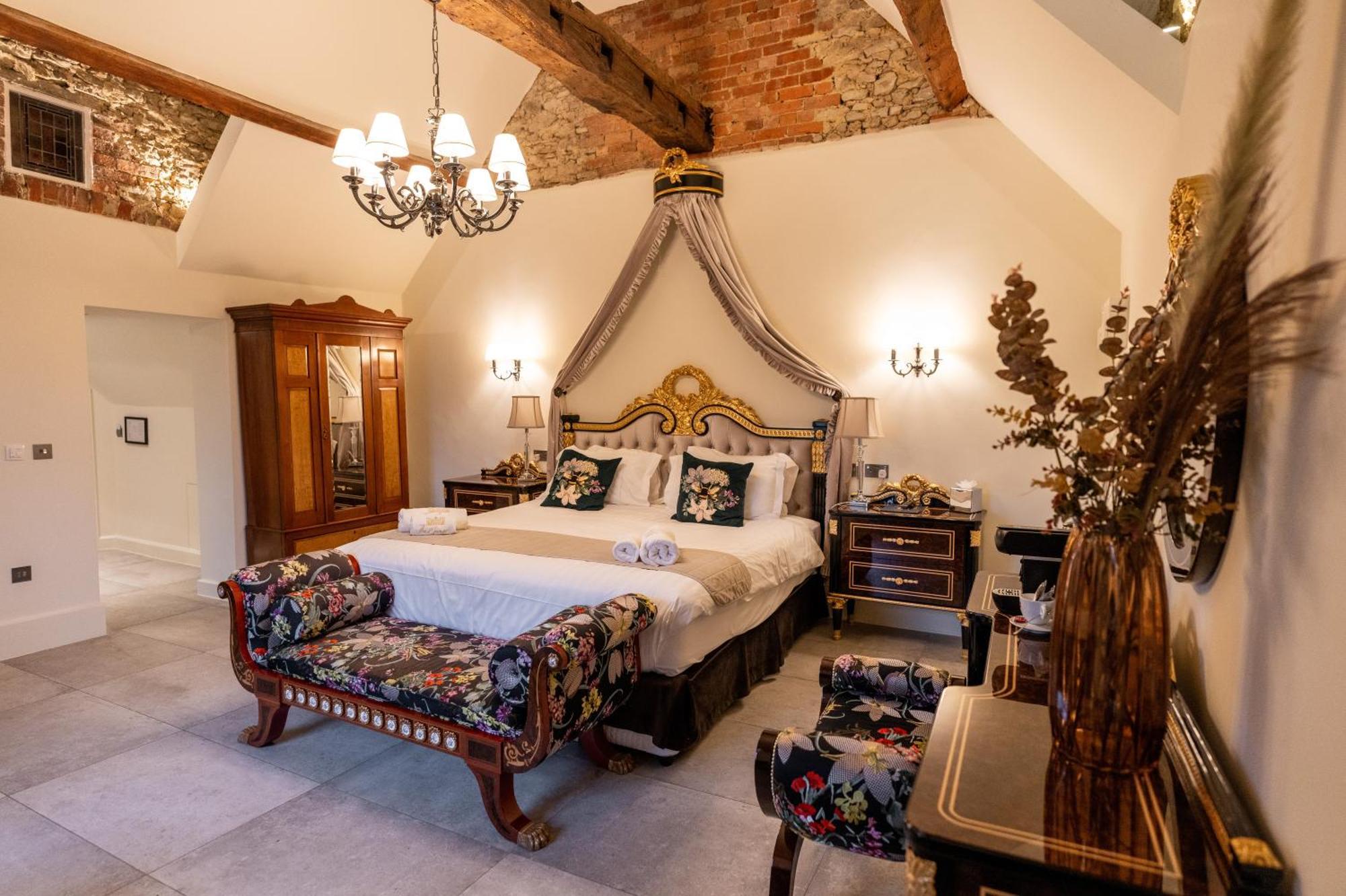 Weston Manor Hotel 外观 照片