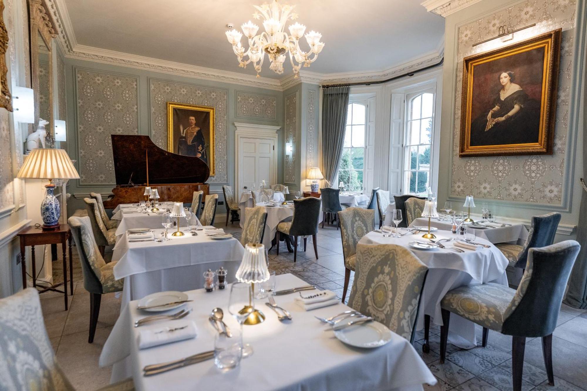 Weston Manor Hotel 外观 照片