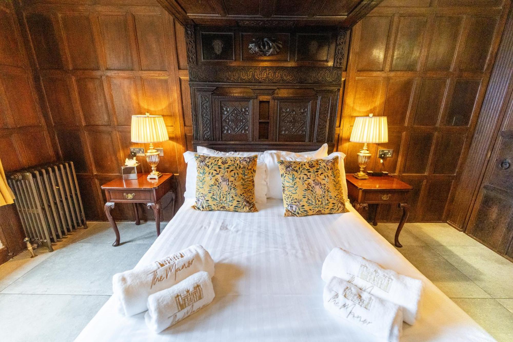 Weston Manor Hotel 外观 照片