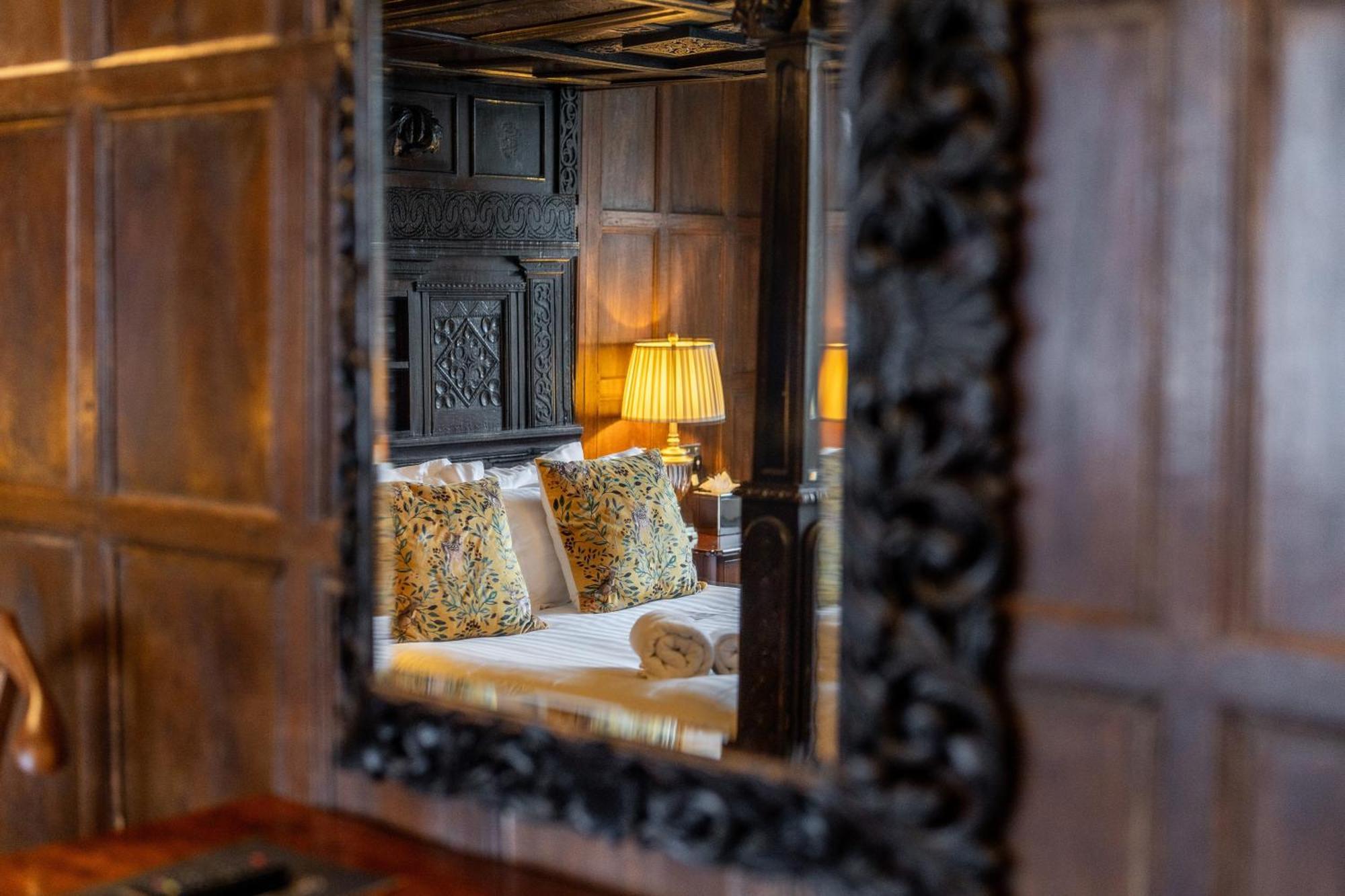 Weston Manor Hotel 外观 照片