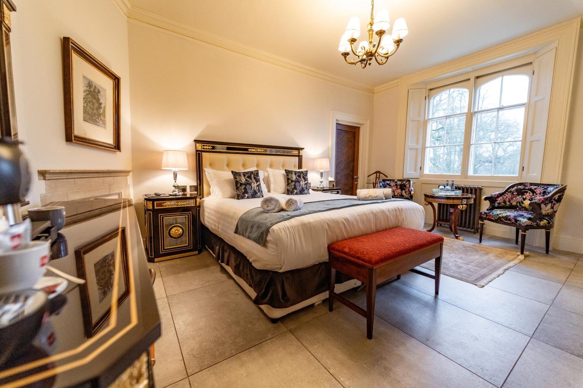 Weston Manor Hotel 外观 照片
