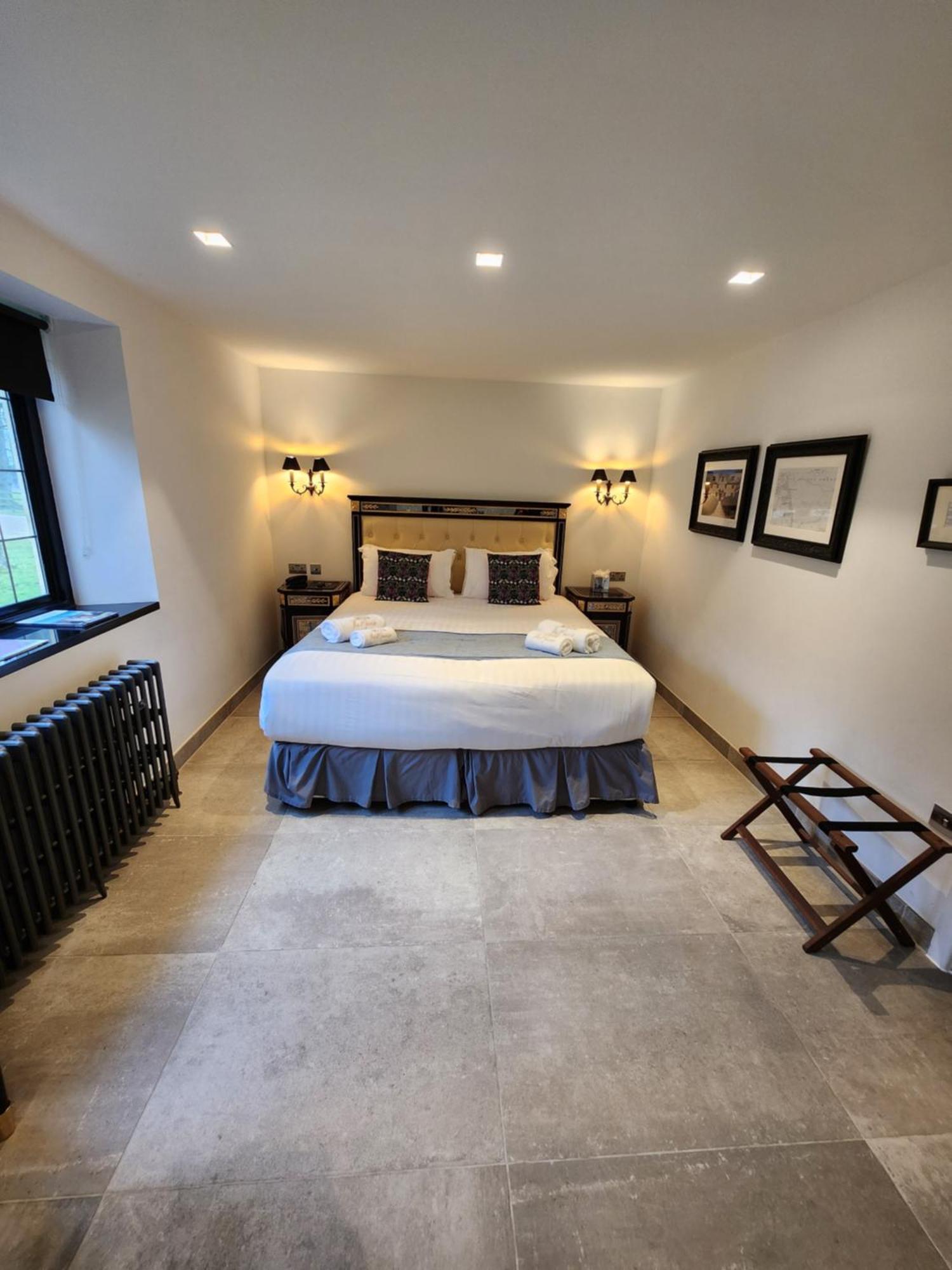 Weston Manor Hotel 外观 照片
