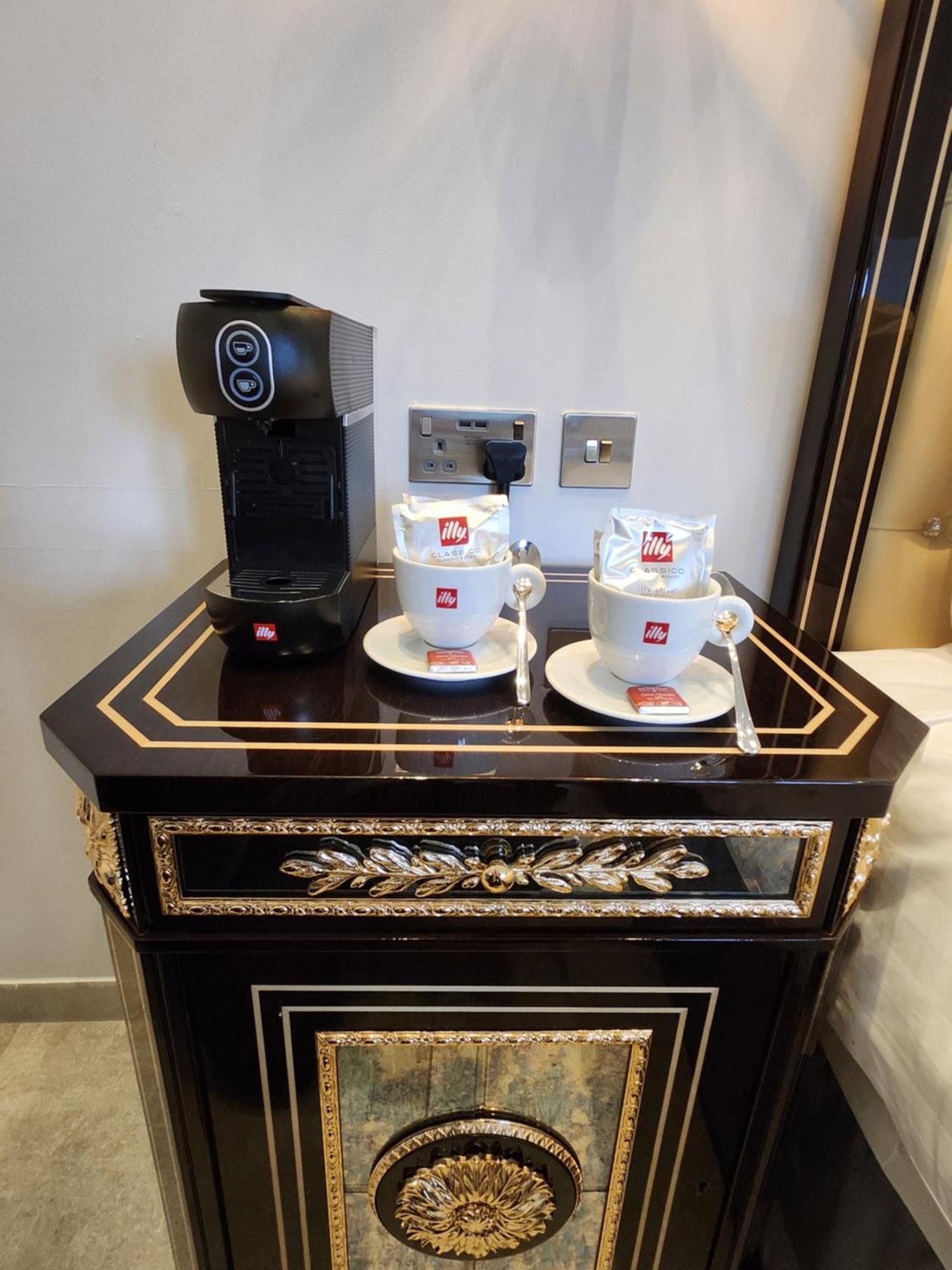 Weston Manor Hotel 外观 照片