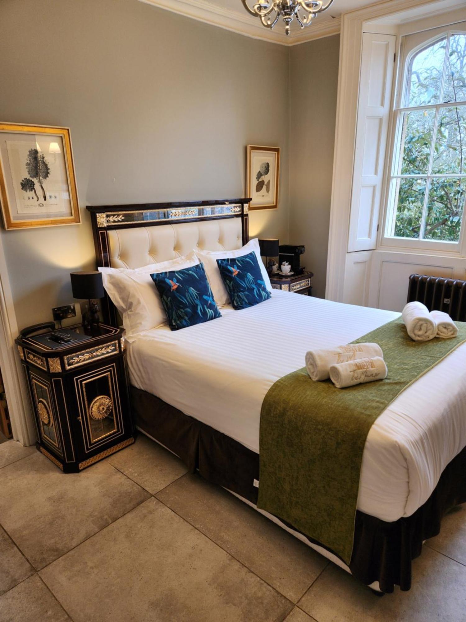 Weston Manor Hotel 外观 照片