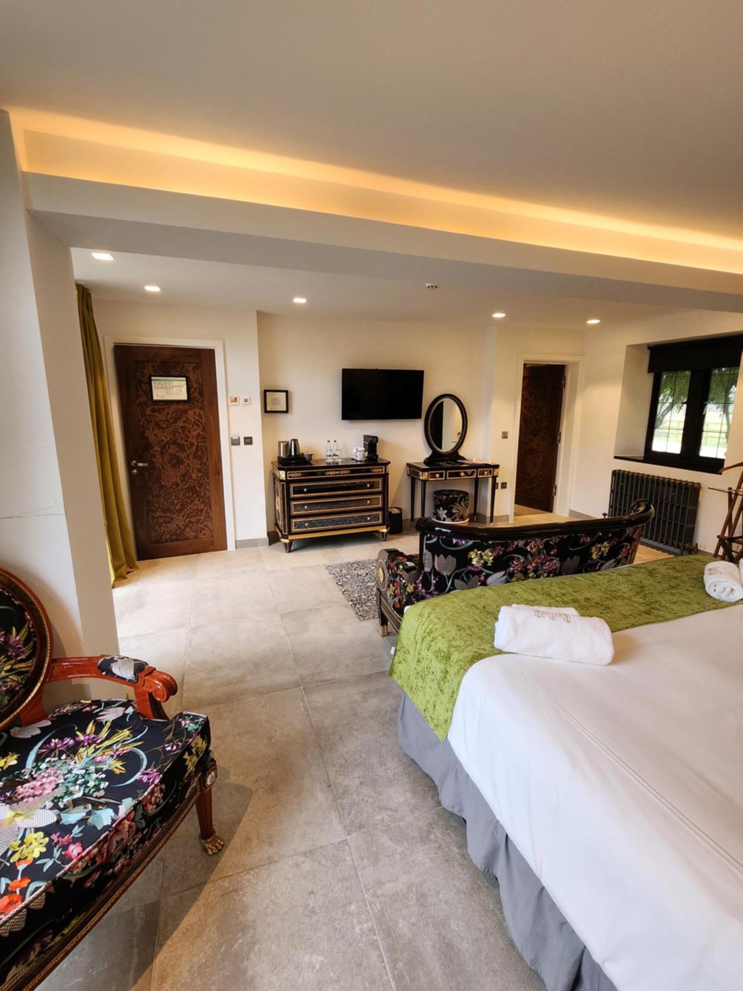 Weston Manor Hotel 外观 照片