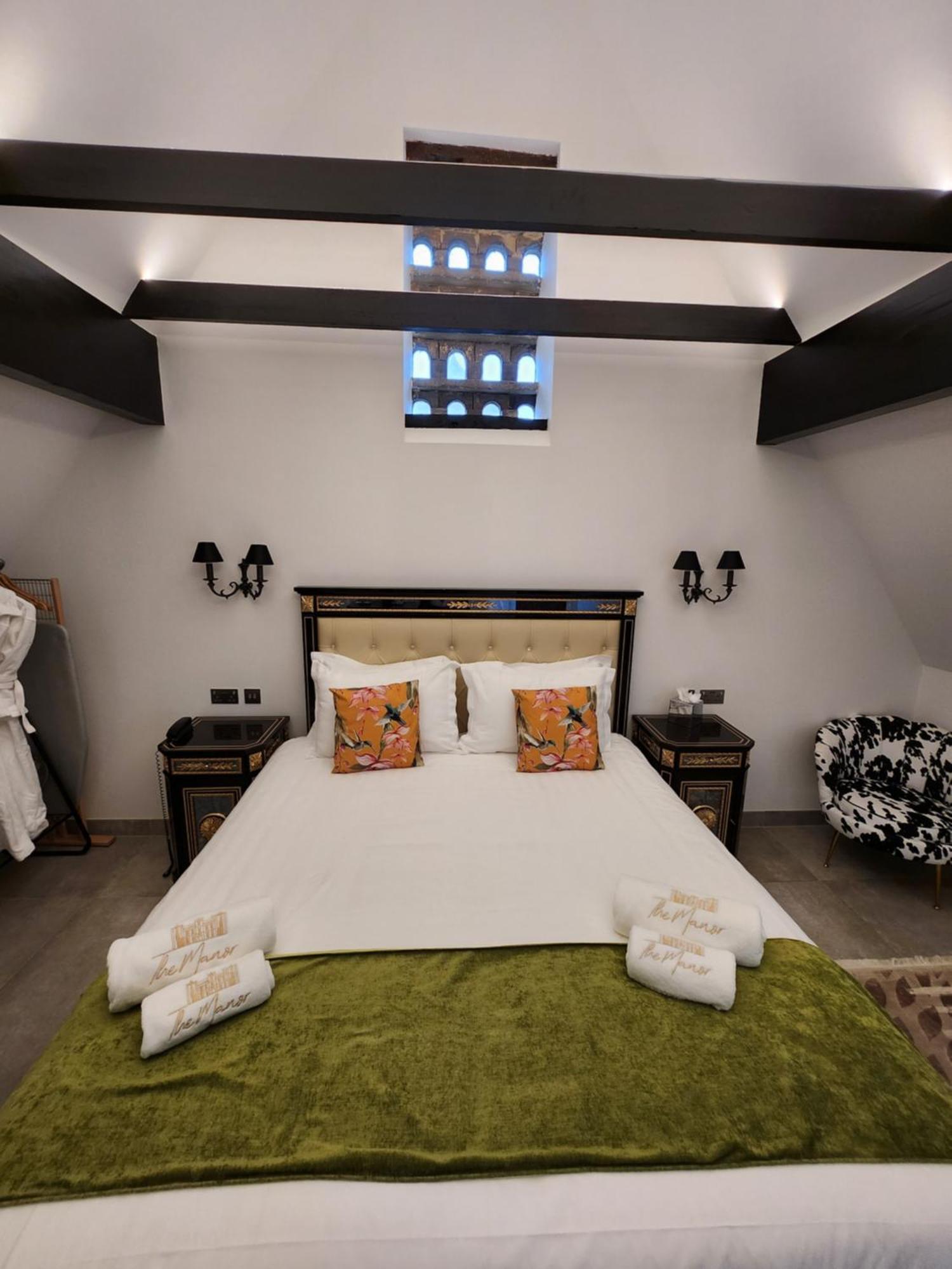 Weston Manor Hotel 外观 照片